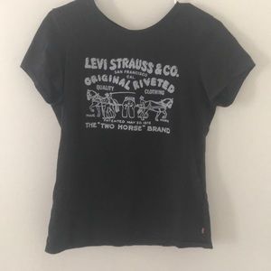 Levis t shirt size M
